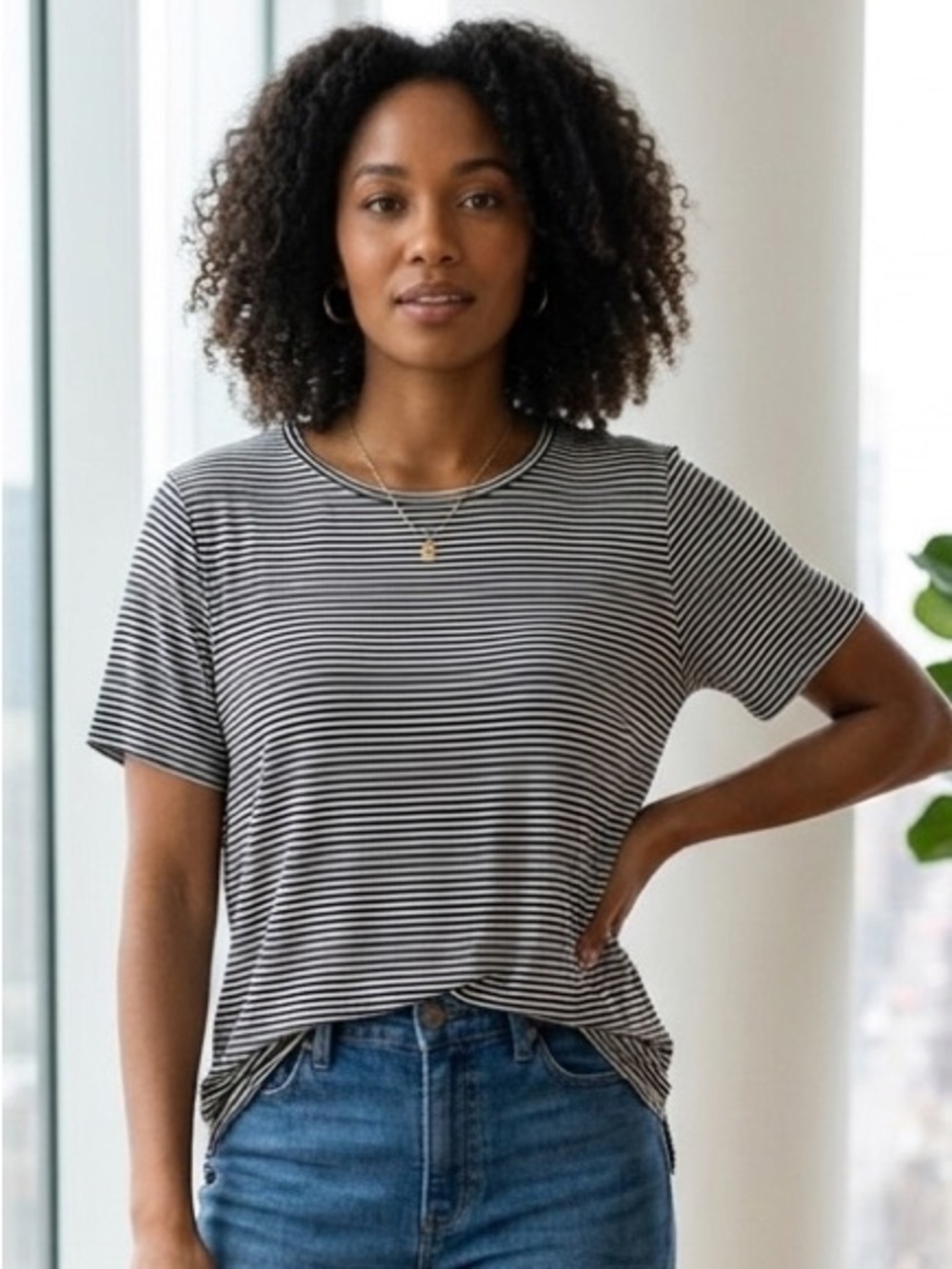 🍪 Old Navy Luxe Striped Short Sleeve Tee L Black and White